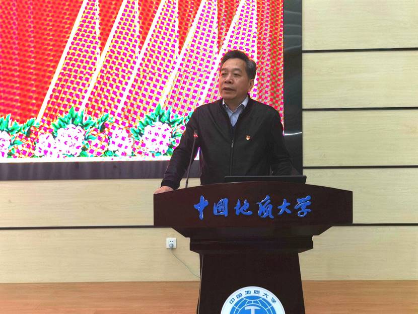 说明: C:\Users\DELL\Desktop\第一次党员大会照片（定）\照片（定）\03副校长周爱国讲话.jpg